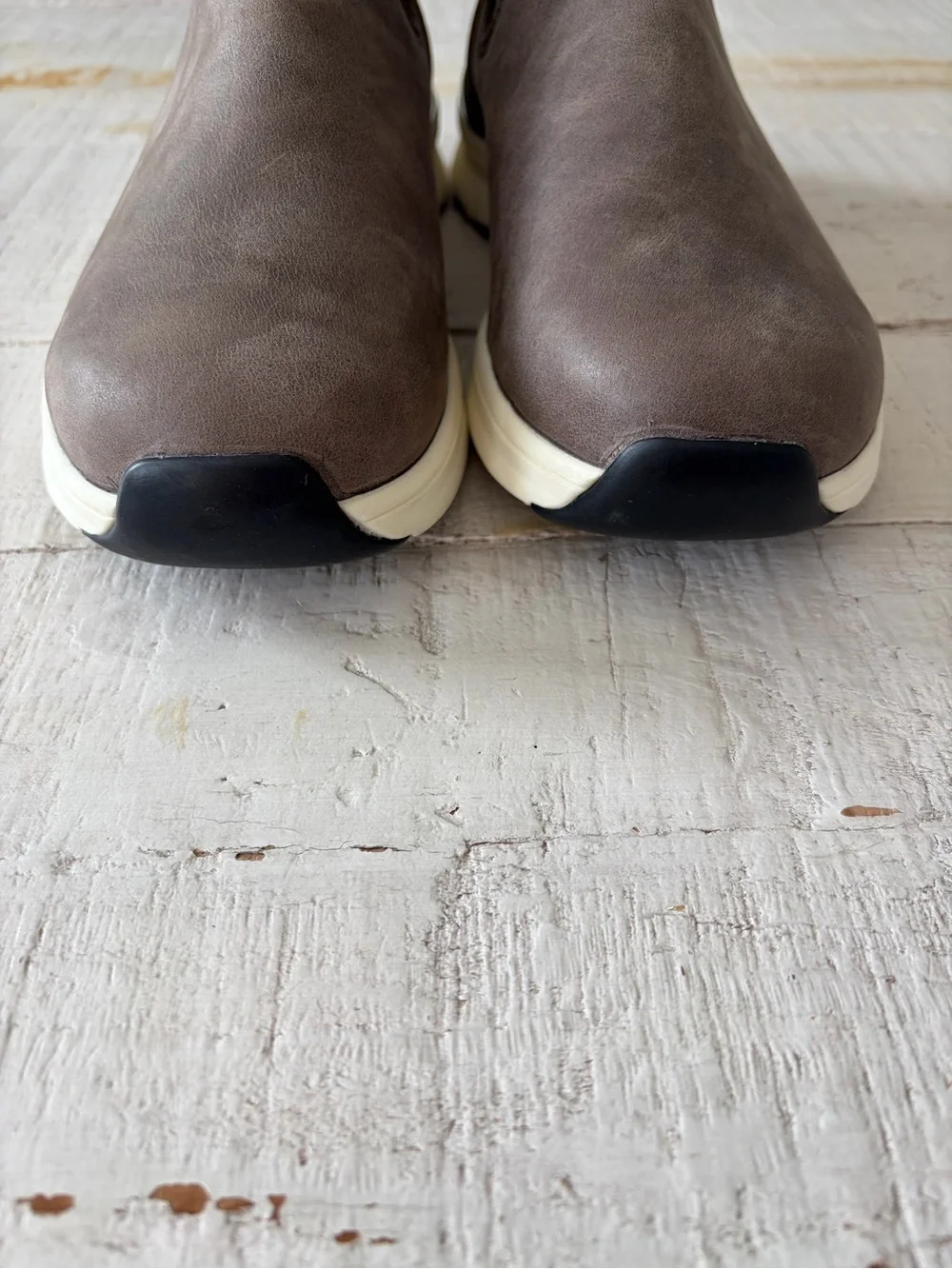 Blundstone Chelsea Sneaker Boots NWOT Big Kids size 3 Leather Pull On Dark Taupe